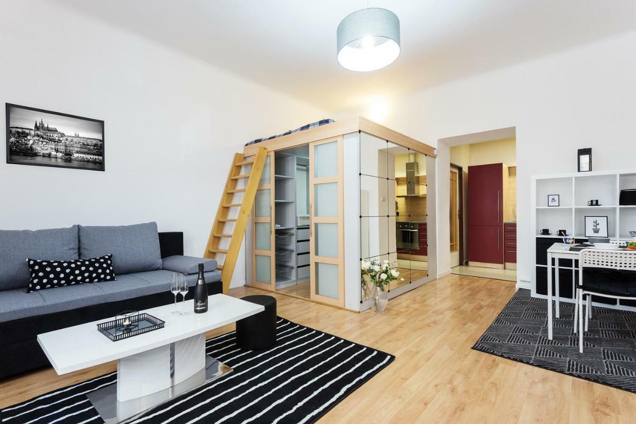 Stylish Apartment On Riverside Prága Kültér fotó